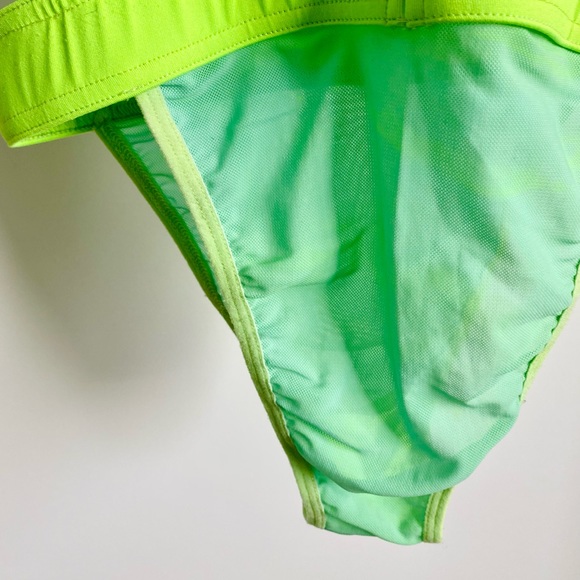 Beginning Boutique / Green Mesh Bodysuit / Size M - Picture 4 of 6